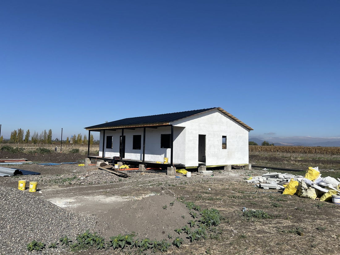 Casa CasaStock en obra Santa Cruz con cubierta instalada